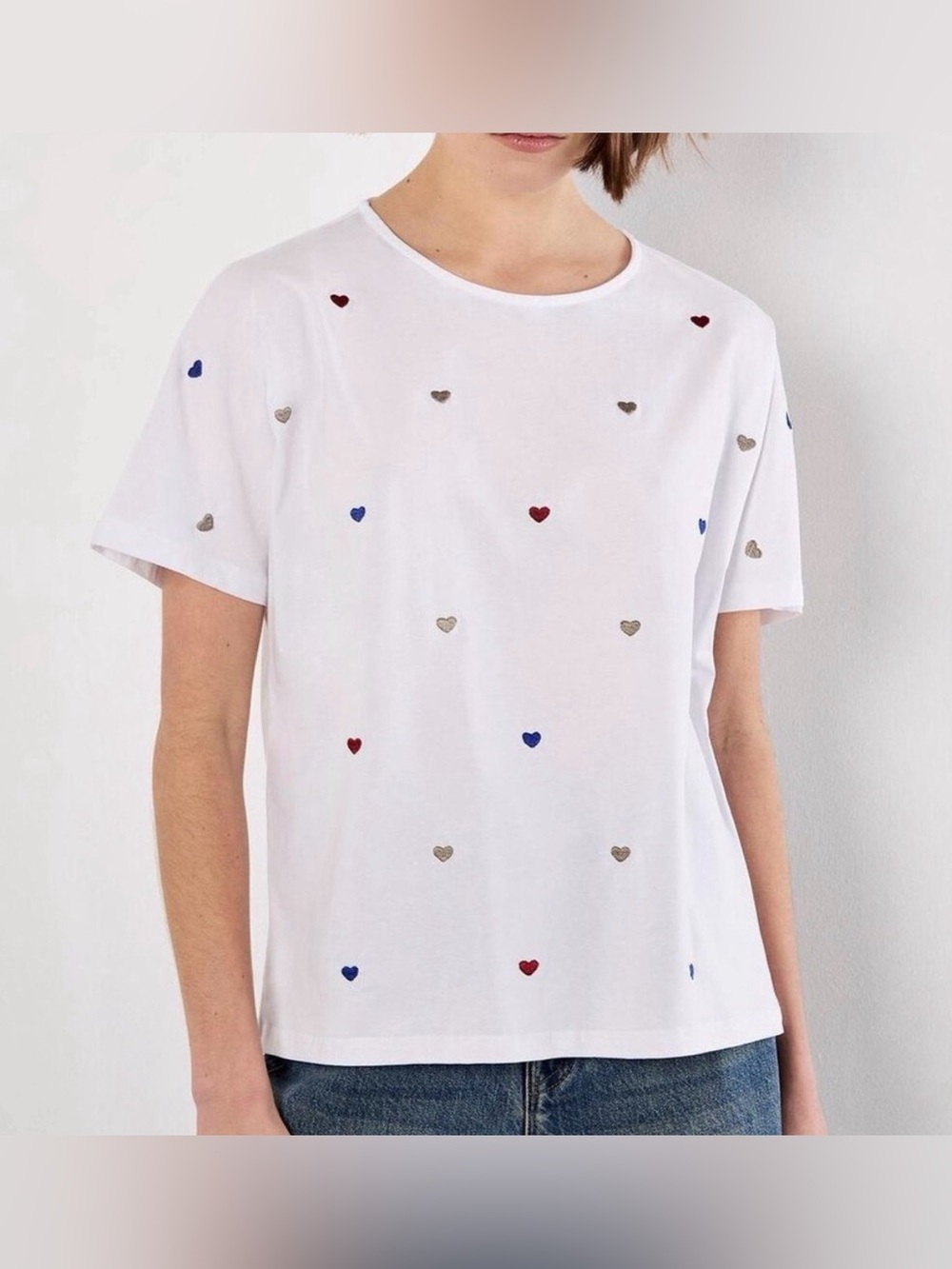 Apricot White Heart Embroidered Pattern T-Shirt Womens Size 6 NWT